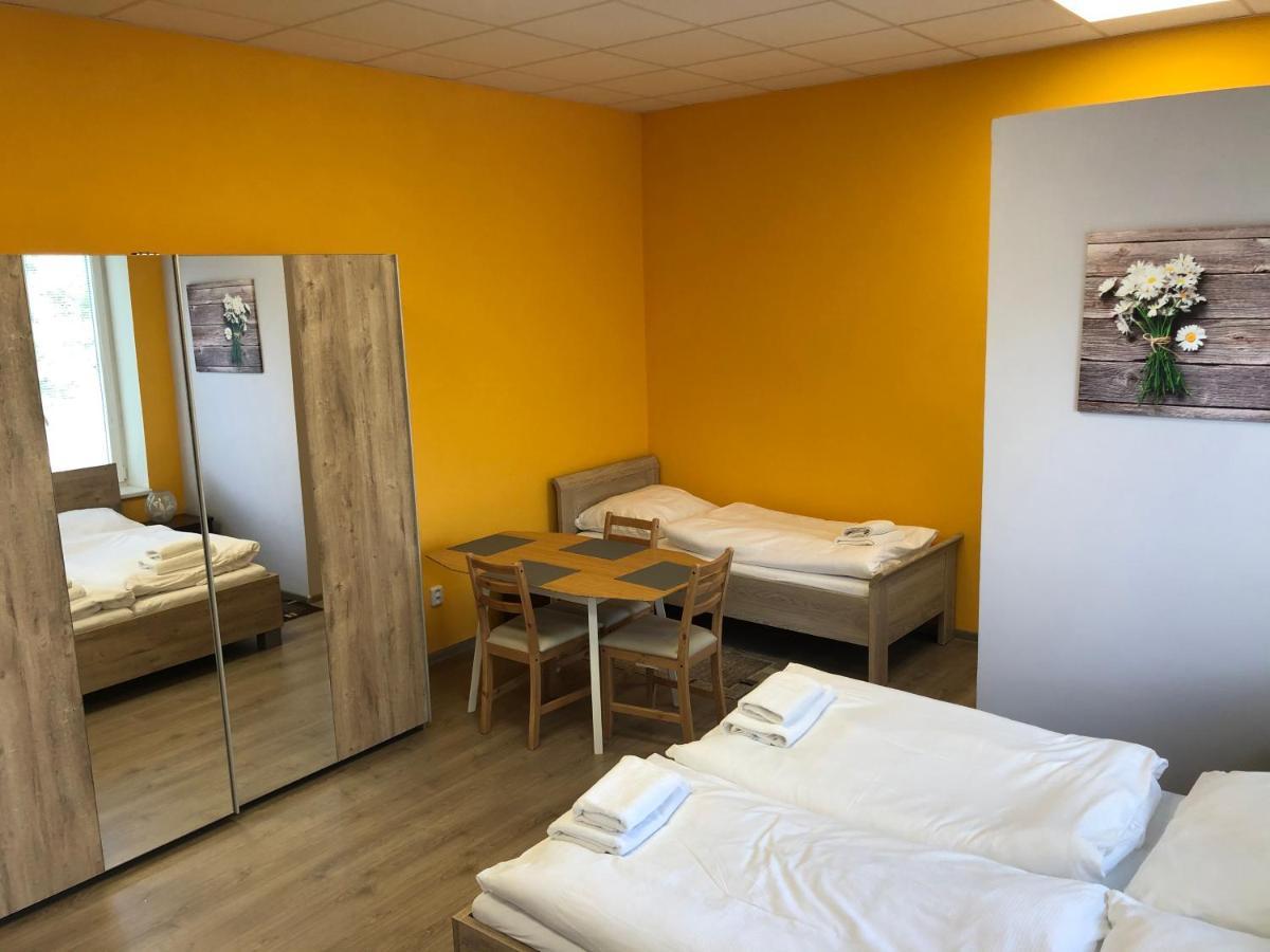 Dnm Inn Korycany Eksteriør bilde