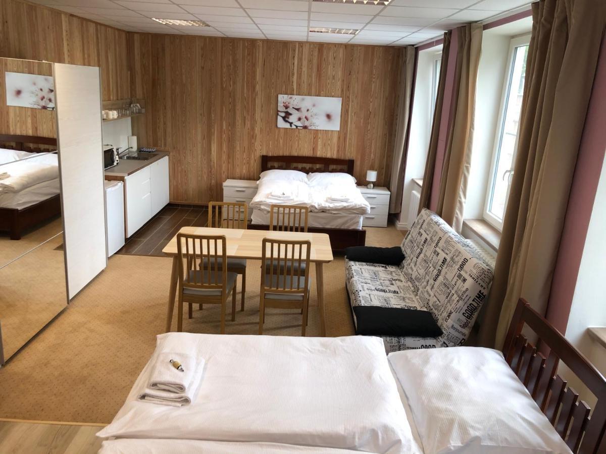 Dnm Inn Korycany Eksteriør bilde