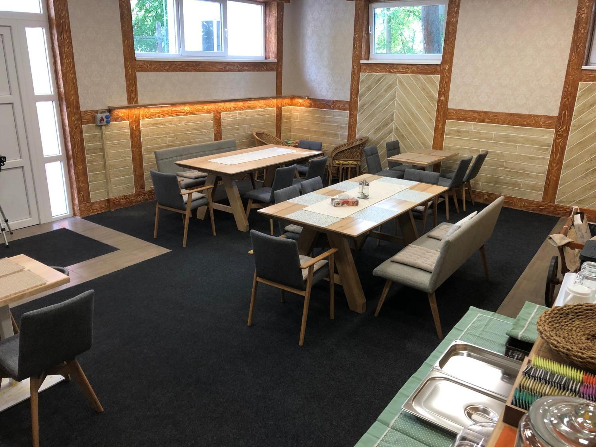Dnm Inn Korycany Eksteriør bilde