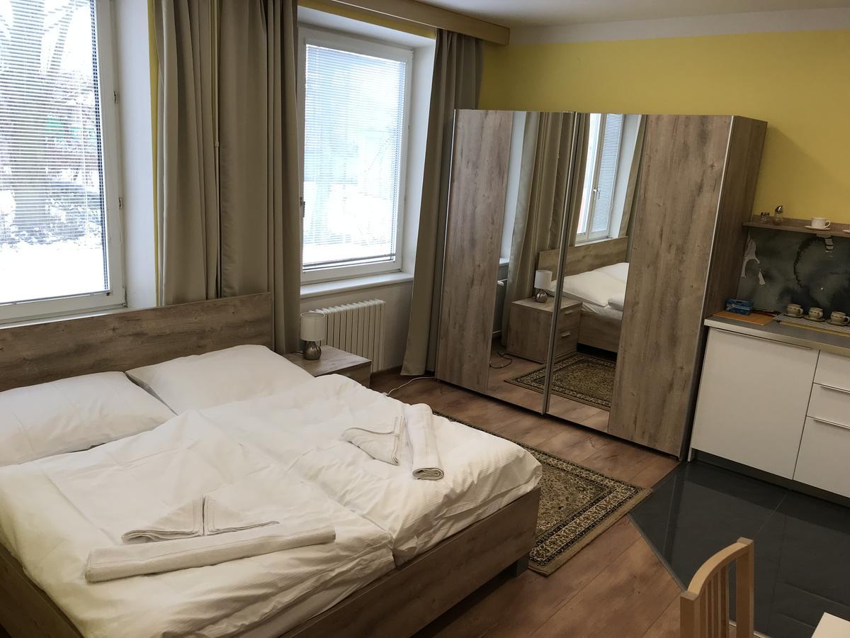 Dnm Inn Korycany Eksteriør bilde